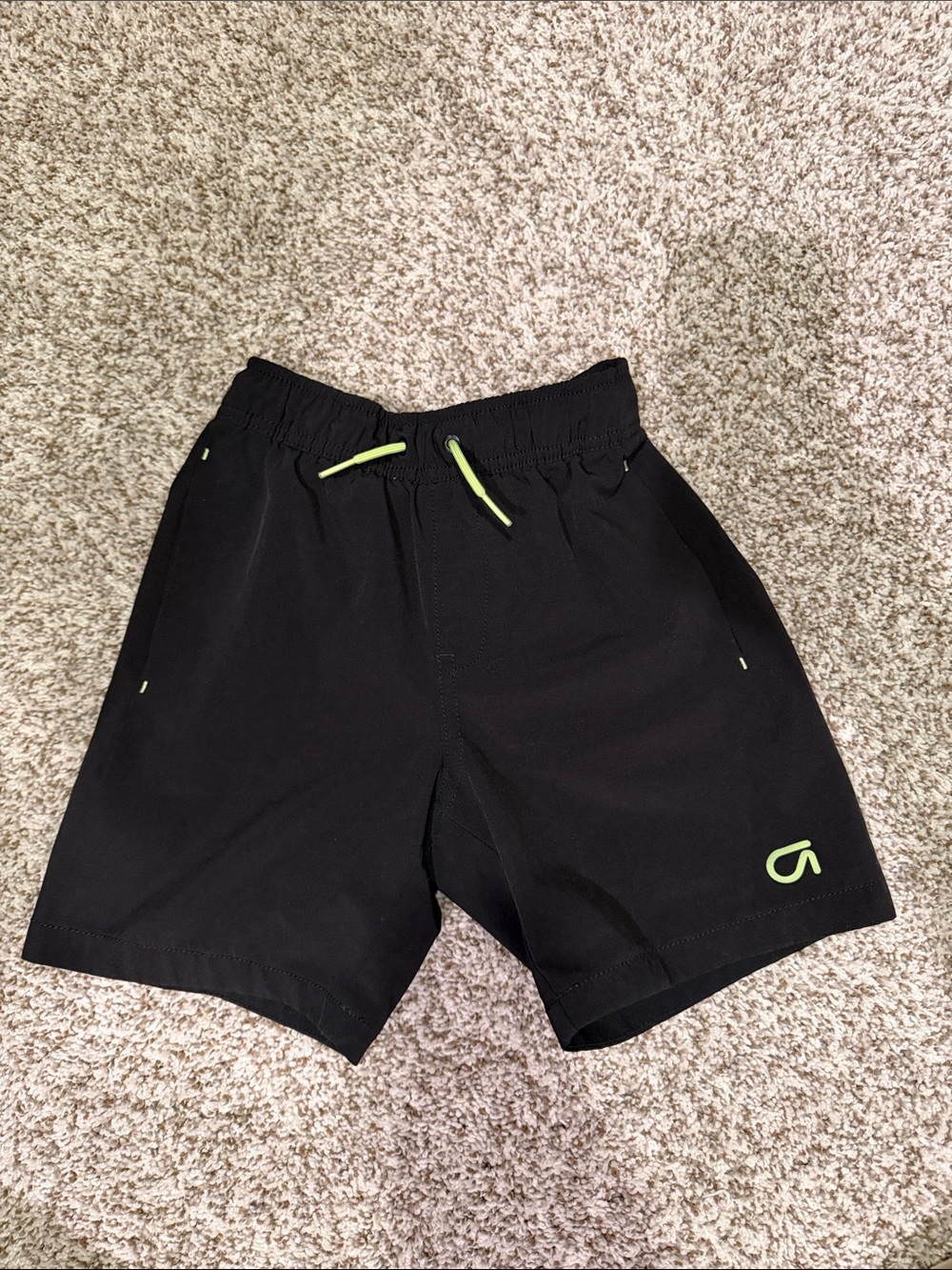 GAPfit Kids Performance Shorts (size 6-7)